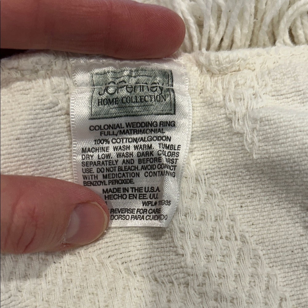 Vintage JC Penny Full Wedding Ring Coverlet and Shams - Picture 3 of 5